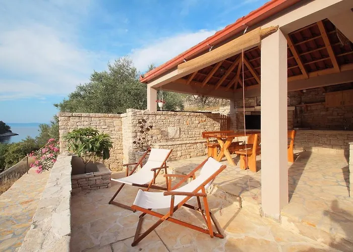 Stone House Mia